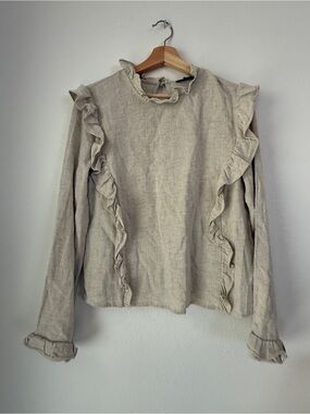 Very J NWT Ruffled Blouse in Oatmeal Neutral Longsleeve  | M